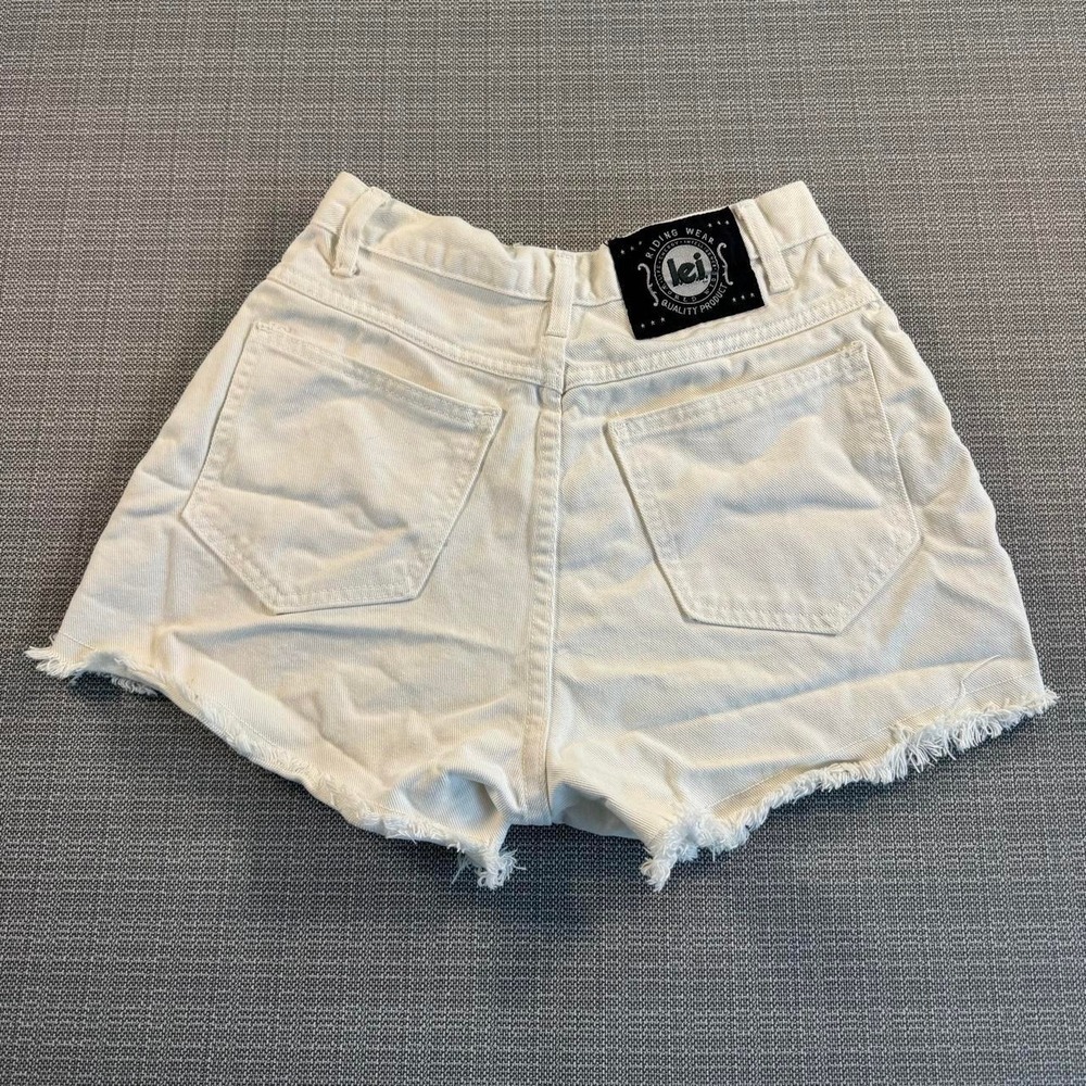 Lei Y2K White denim high waisted shorts. - Picture 6 of 7